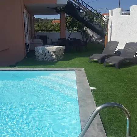 Aliki's By An Infinity Pool Apartamento Lixouri